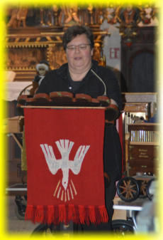 Pastorin Birgit Faß eröffnete das Programm.      Foto: Kirchengemeinde / Faß